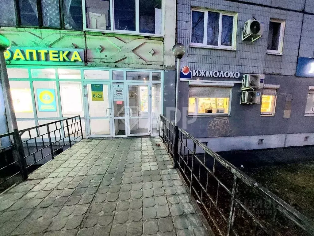 Помещение свободного назначения в Удмуртия, Ижевск ул. Холмогорова, 19 ... - Фото 1