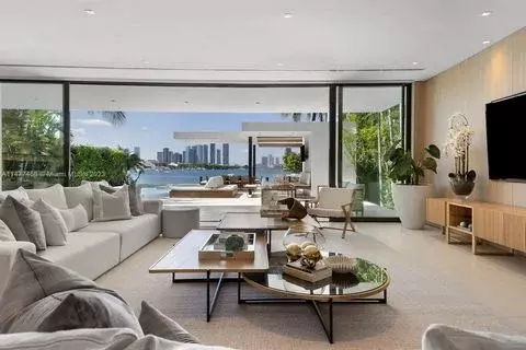 San Marino Island - Фото 2