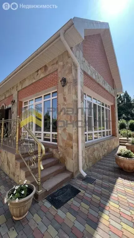 Дом в село Усть-Заостровка, Тихая улица (172 м) - Фото 1