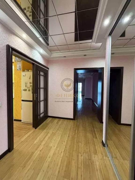 3-к кв. Белгородская область, Белгород ул. Щорса, 8б (127.8 м) - Фото 0