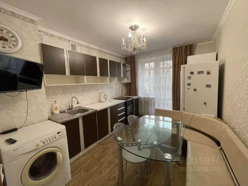 2-к кв. Крым, Симферополь ул. Дыбенко, 22 (65.0 м) - Фото 0