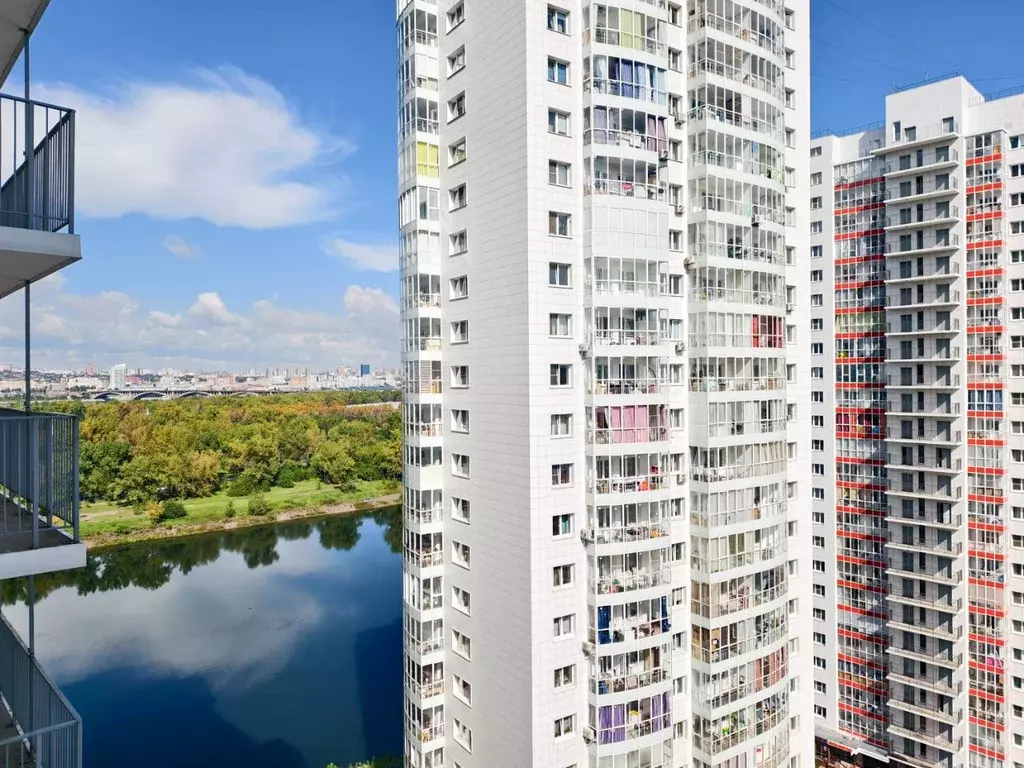 2-к кв. Красноярский край, Красноярск наб. Ярыгинская, 11 (53.0 м) - Фото 0