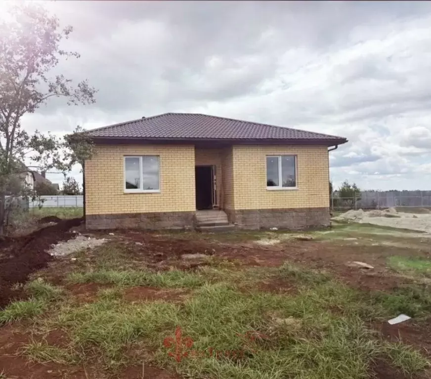 Дом в Белгородская область, Корочанский район, Мелиховское с/пос, с. ... - Фото 1
