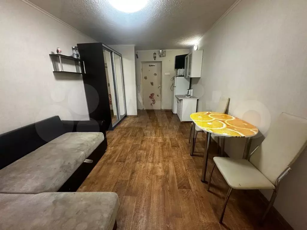 Комната 17 м в 6-к., 2/4 эт. - Фото 0