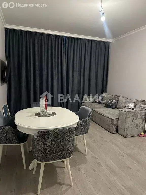 1-комнатная квартира: Санкт-Петербург, Наличная улица, 24к1 (66.8 м) - Фото 1