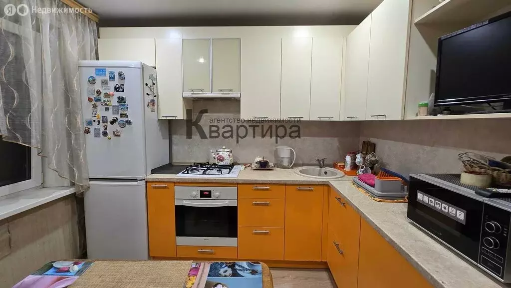 3-комнатная квартира: Смоленск, улица Гарабурды, 25 (70 м) - Фото 1