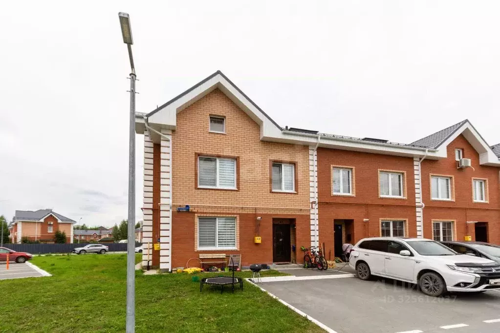 Таунхаус в Тюменская область, Тюмень ул. Бориса Быстрых (93 м) - Фото 1