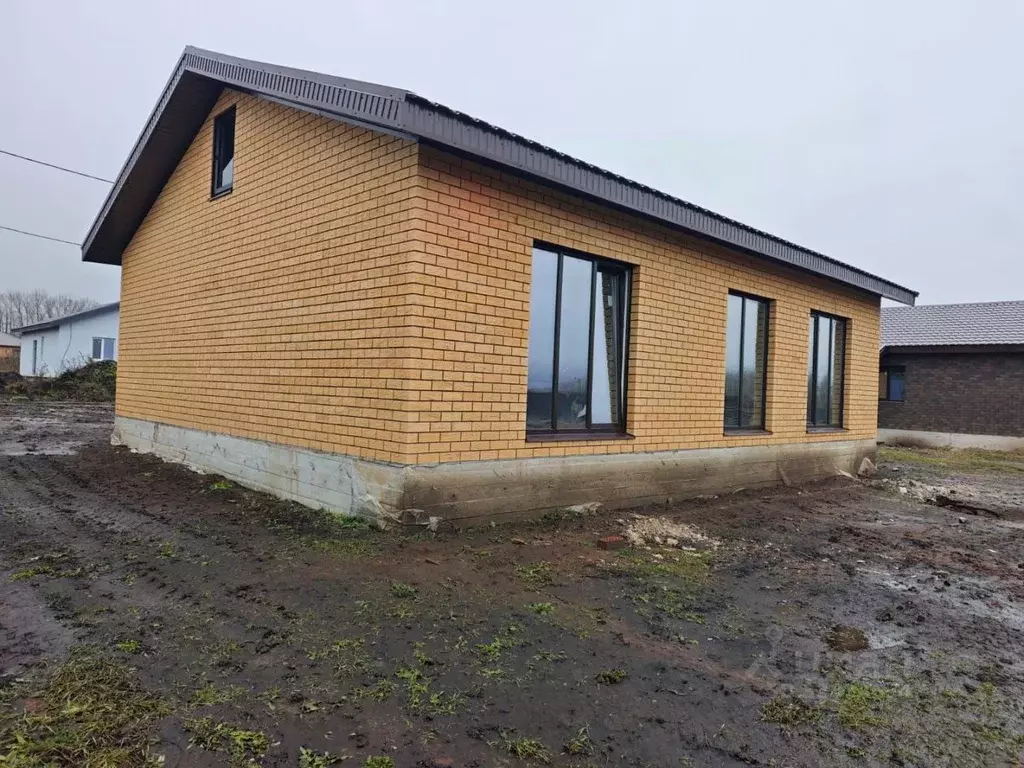 Дом в Башкортостан, Уфимский район, Дмитриевский сельсовет, д. ... - Фото 1