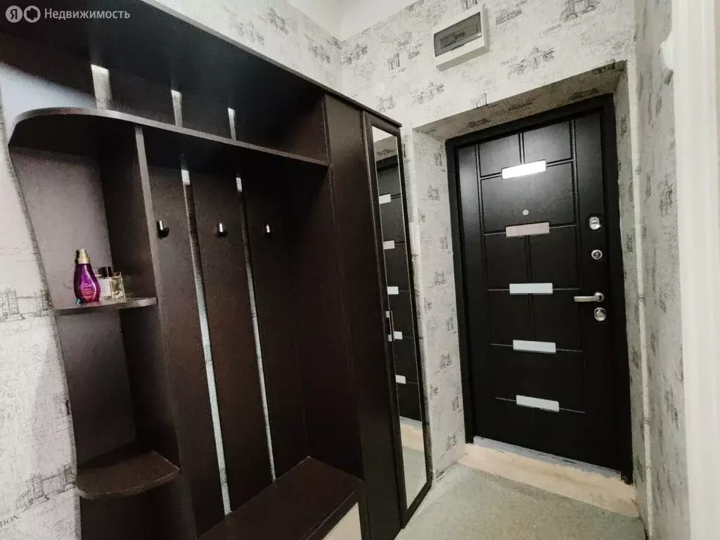 3-комнатная квартира: Волгоград, улица Ольги Форш, 6 (56 м) - Фото 1