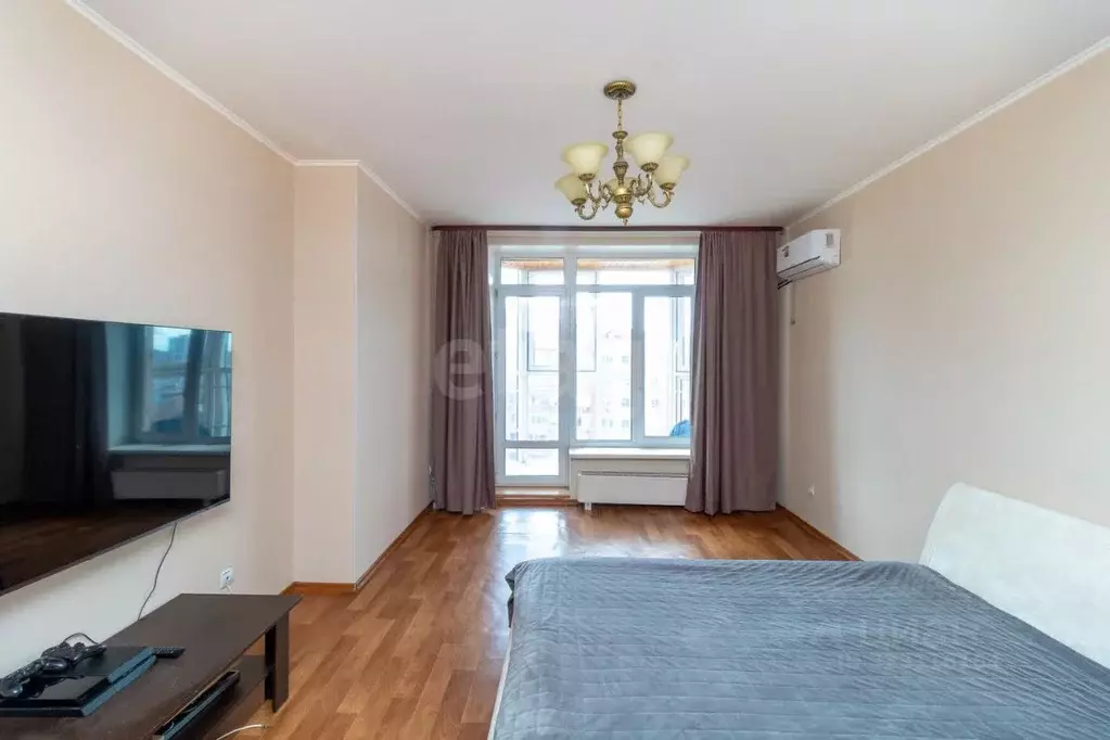 1-к кв. Тюменская область, Тюмень Заречный проезд, 33 (53.5 м) - Фото 1