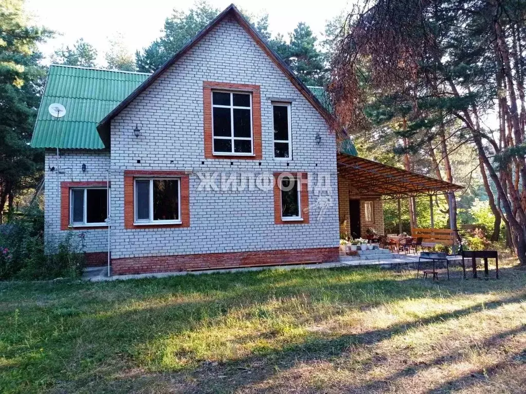 Дом в Белгородская область, Шебекинский городской округ, с. Безлюдовка ... - Фото 1