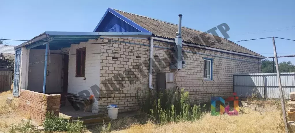 Дом в Калмыкия, Целинный район, с. Вознесеновка ул. Ленина (69 м) - Фото 1