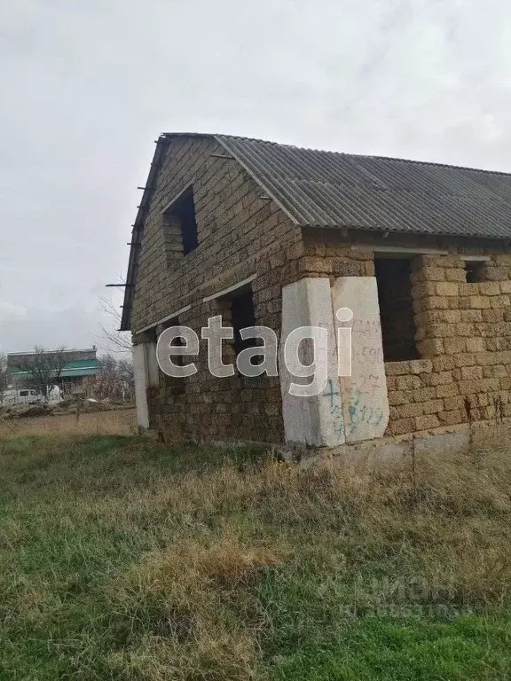 Дом в Крым, Сакский район, с. Орехово ул. Южная (90 м) - Фото 1