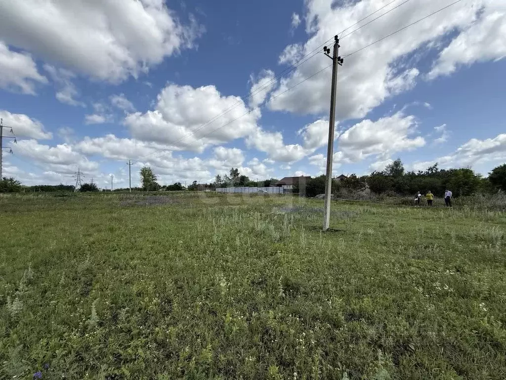 Участок в Белгородская область, Старооскольский городской округ, с. ... - Фото 0