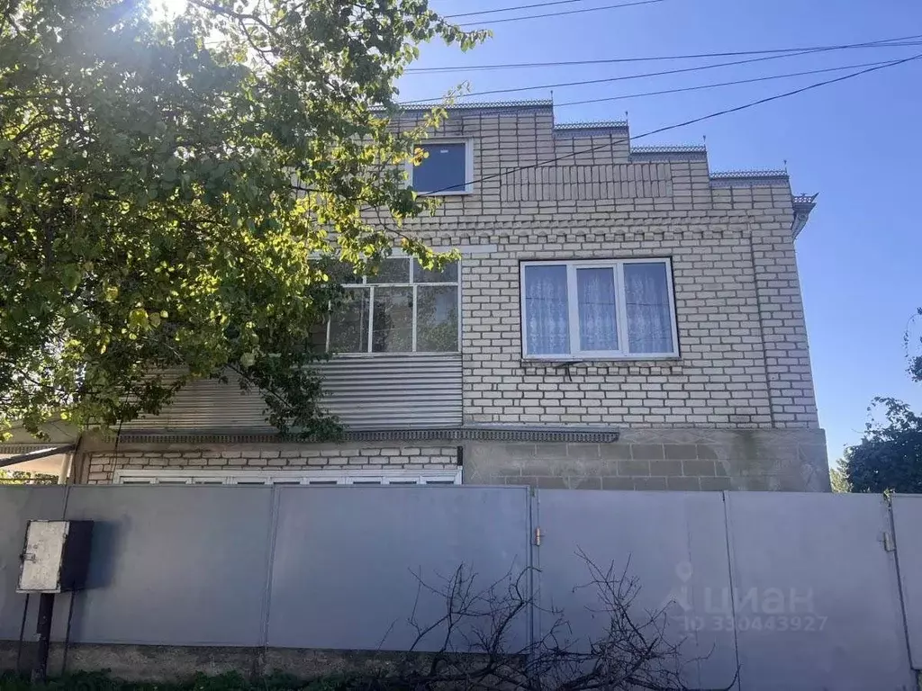 Дом в Карачаево-Черкесия, Усть-Джегута Холмистая ул. (199 м) - Фото 1