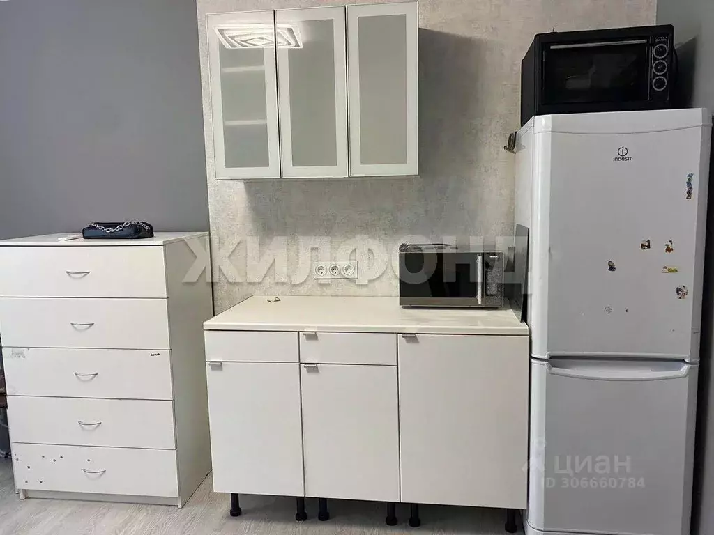 Комната Новосибирская область, Новосибирск ул. Блюхера, 69 (13.3 м) - Фото 1