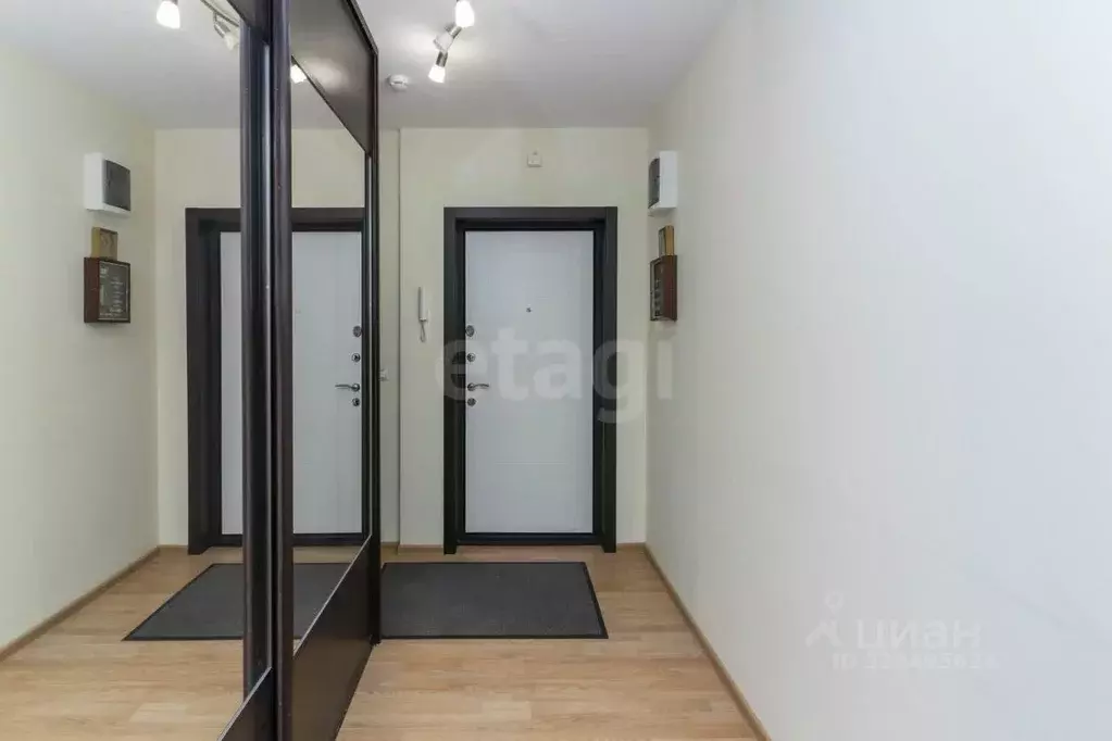 2-к кв. Тюменская область, Тюмень ул. Николая Зелинского, 19 (62.3 м) - Фото 1