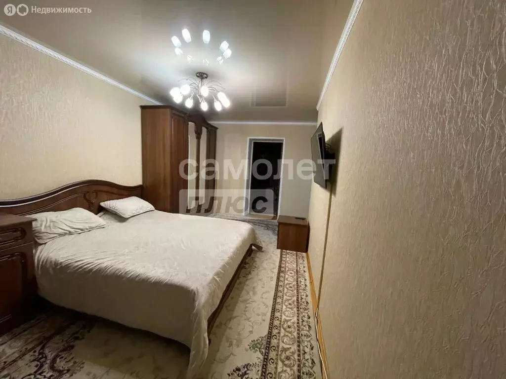 3-комнатная квартира: Армавир, улица Ефремова, 39 (65 м) - Фото 1