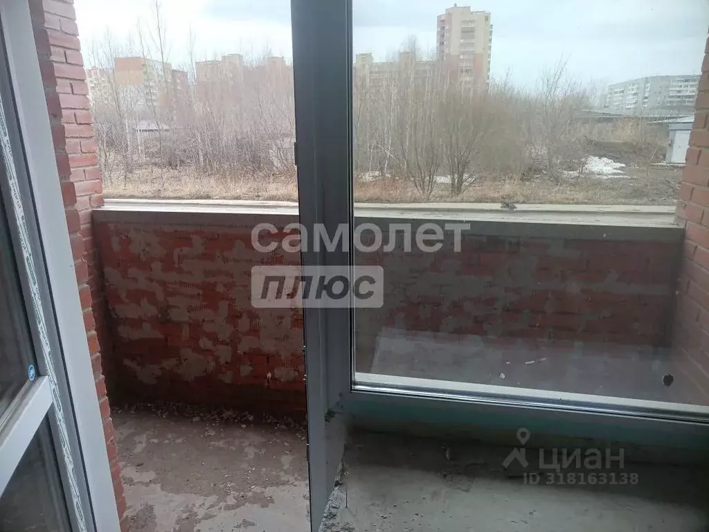 2-к кв. Омская область, Омск Заозерный мкр, просп. Менделеева, 44к5 ... - Фото 1