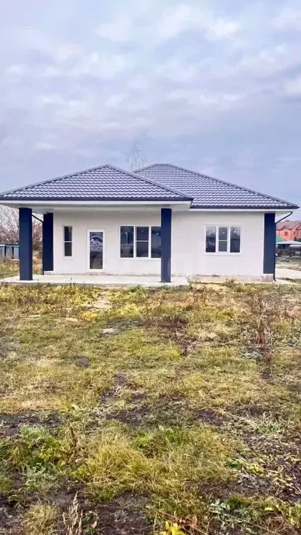 Дом в Липецкая область, Грязинский район, Казинский сельсовет, с. ... - Фото 1