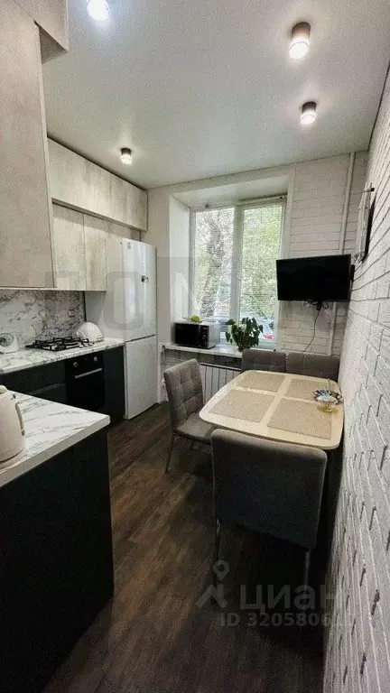 2-к кв. Свердловская область, Екатеринбург ул. Чапаева, 66А (48.9 м) - Фото 0