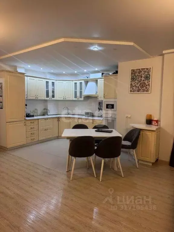 2-к кв. Свердловская область, Екатеринбург ул. Чкалова, 239 (91.5 м) - Фото 0