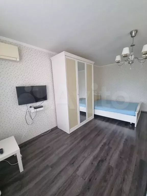 1-к. квартира, 42 м, 7/9 эт. - Фото 0