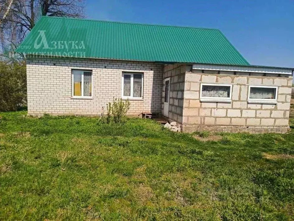 Дом в Смоленская область, Красный пгт ул. Чкалова (67 м) - Фото 1