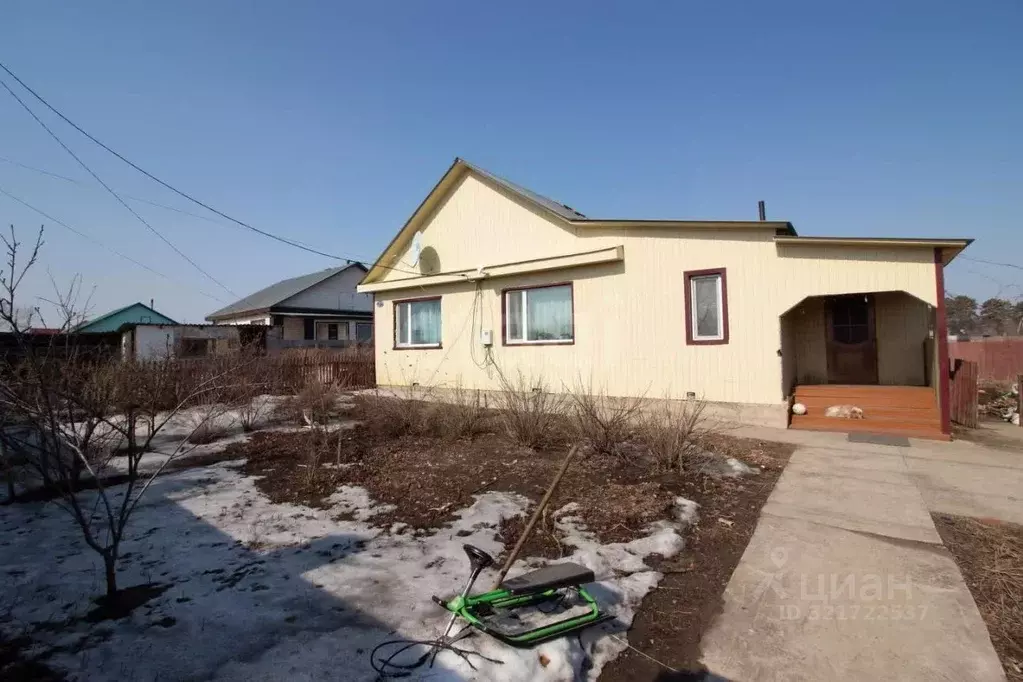 Дом в Амурская область, Благовещенский район, с. Усть-Ивановка Полевая ... - Фото 1