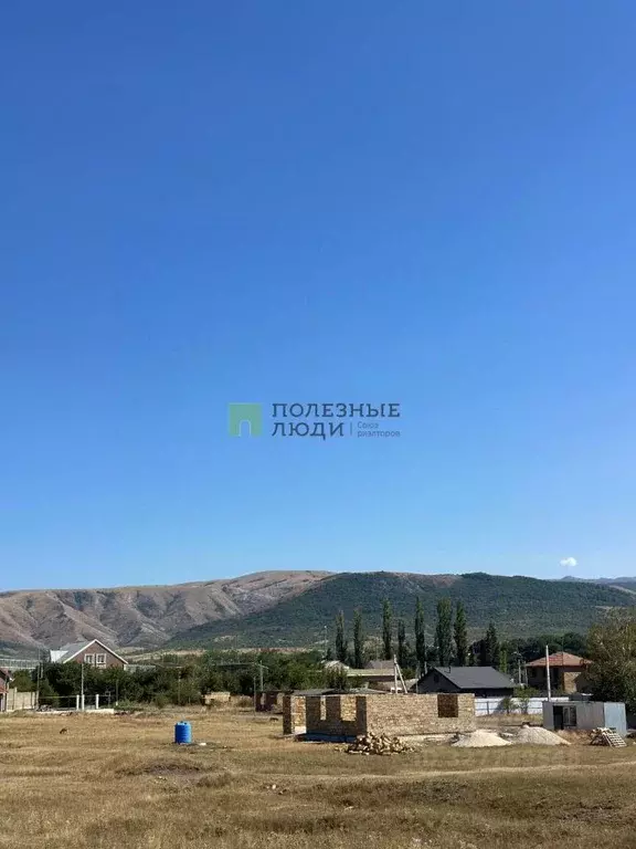 Участок в Крым, Симферопольский район, Добровское с/пос, с. Заречное ... - Фото 2