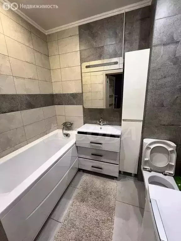 Квартира-студия: Тюмень, Таврическая улица, 9к1 (40 м) - Фото 1