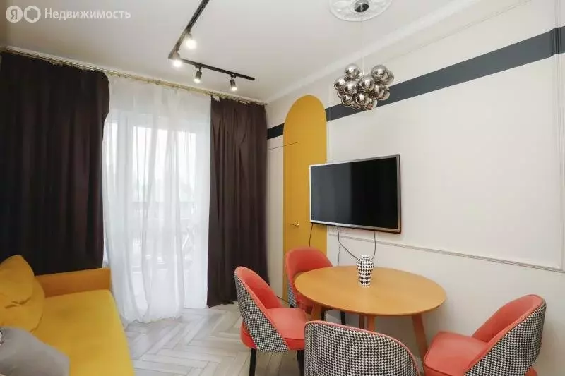 3-комнатная квартира: Молодёжный, 8 (65.2 м) - Фото 0