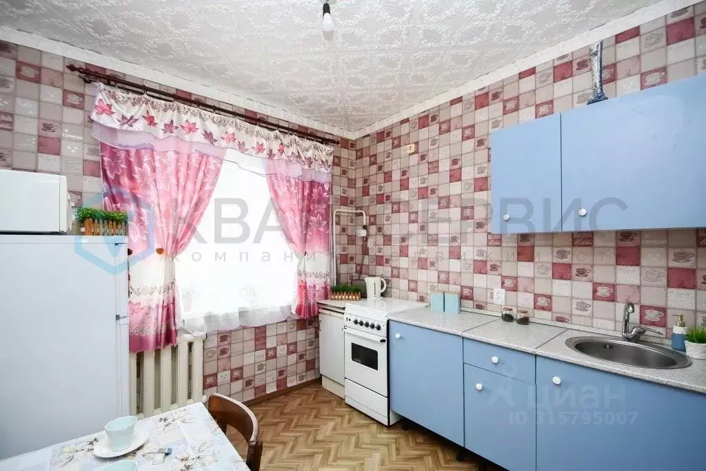 2-к кв. Омская область, с. Азово бул. Дружбы, 16 (50.0 м) - Фото 1