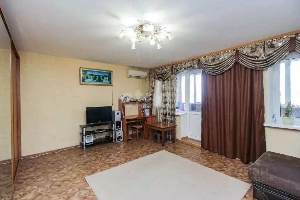 2-к кв. Тюменская область, Тюмень ул. Домостроителей, 16а (57.0 м) - Фото 1