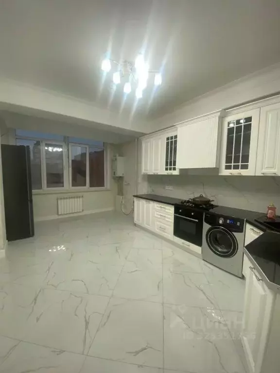 2-к кв. Дагестан, Махачкала ул. Хвартикунинская, 32 (75.0 м) - Фото 1