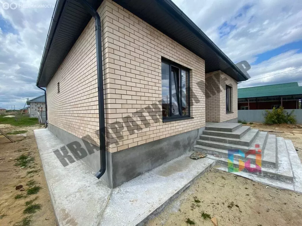 Дом в Элиста, улица Манцын Кец (120 м) - Фото 1