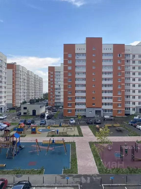 3-к кв. Саратовская область, Саратов бул. Имени Николая Денисова, 5 ... - Фото 0