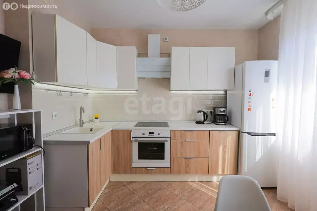 2-комнатная квартира: Оренбург, улица Фронтовиков, 6/1 (58 м) - Фото 0