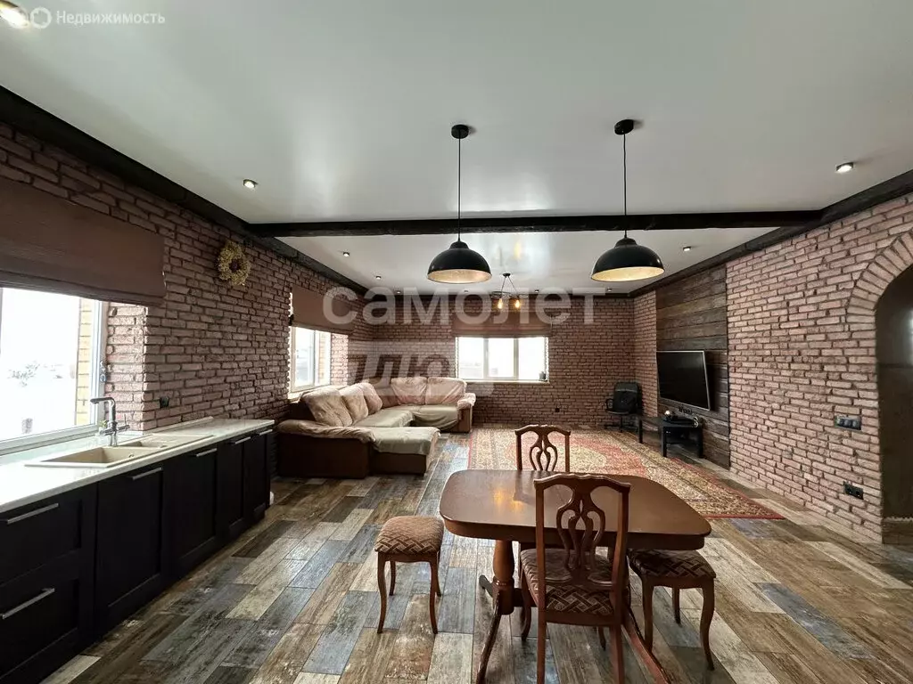 Дом в посёлок Царицын, квартал ВЗБТ, Продольная улица, 46 (276 м) - Фото 1