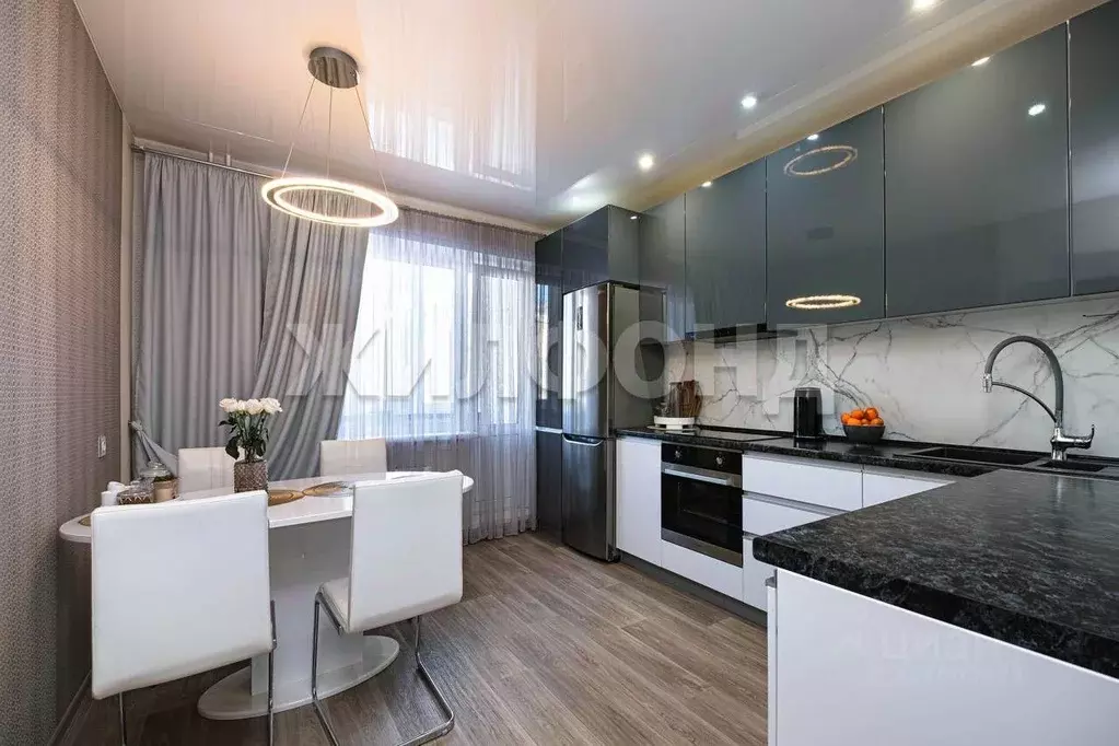 3-к кв. Новосибирская область, Новосибирск ул. Титова, 236/1 (82.0 м) - Фото 1