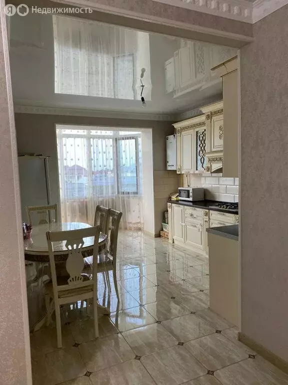 4-комнатная квартира: Чегем, улица имени М.В. Сижажева, 1 (125 м) - Фото 1