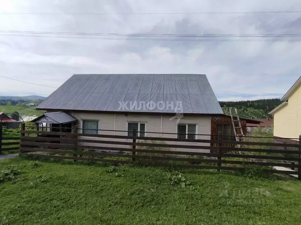 Дом в Кемеровская область, Таштагольский район, Спасское городское ... - Фото 1