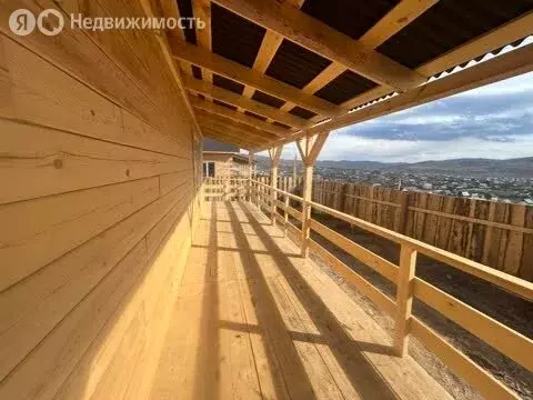 Дом в село Нижний Саянтуй, ДНТ Багульник, 3-й квартал (197.9 м) - Фото 1