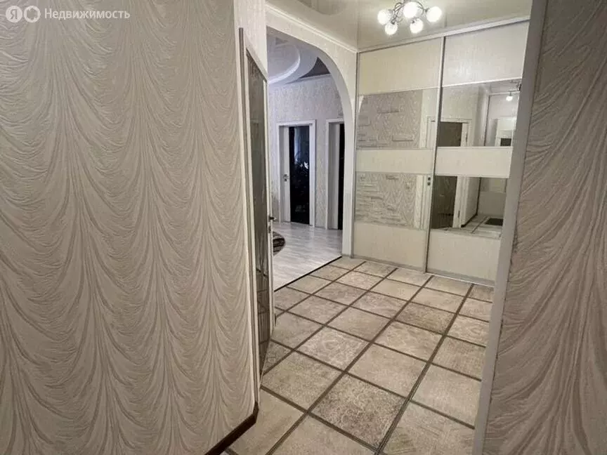 2-комнатная квартира: Таганрог, улица 4-я Линия, 4 (78 м) - Фото 0