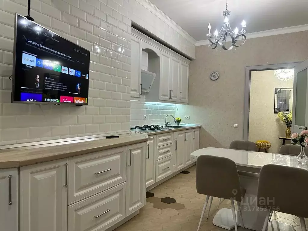 2-к кв. Кабардино-Балкария, Нальчик ул. Тлостанова, 28 (85.0 м) - Фото 1