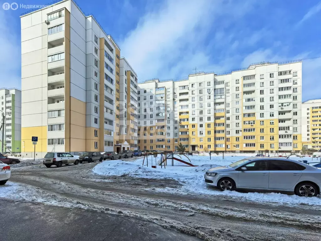3-комнатная квартира: Омск, Осоавиахимовская улица, 181к3 (77.2 м) - Фото 1