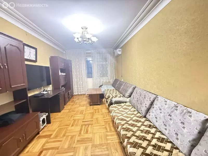 3-комнатная квартира: Нальчик, улица Коллонтай, 3 (70 м) - Фото 2
