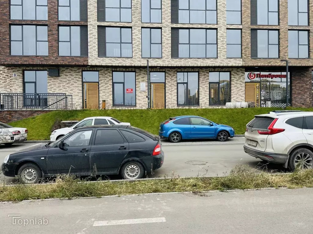 Помещение свободного назначения в Татарстан, Казань Родины мкр, Яратам ... - Фото 1