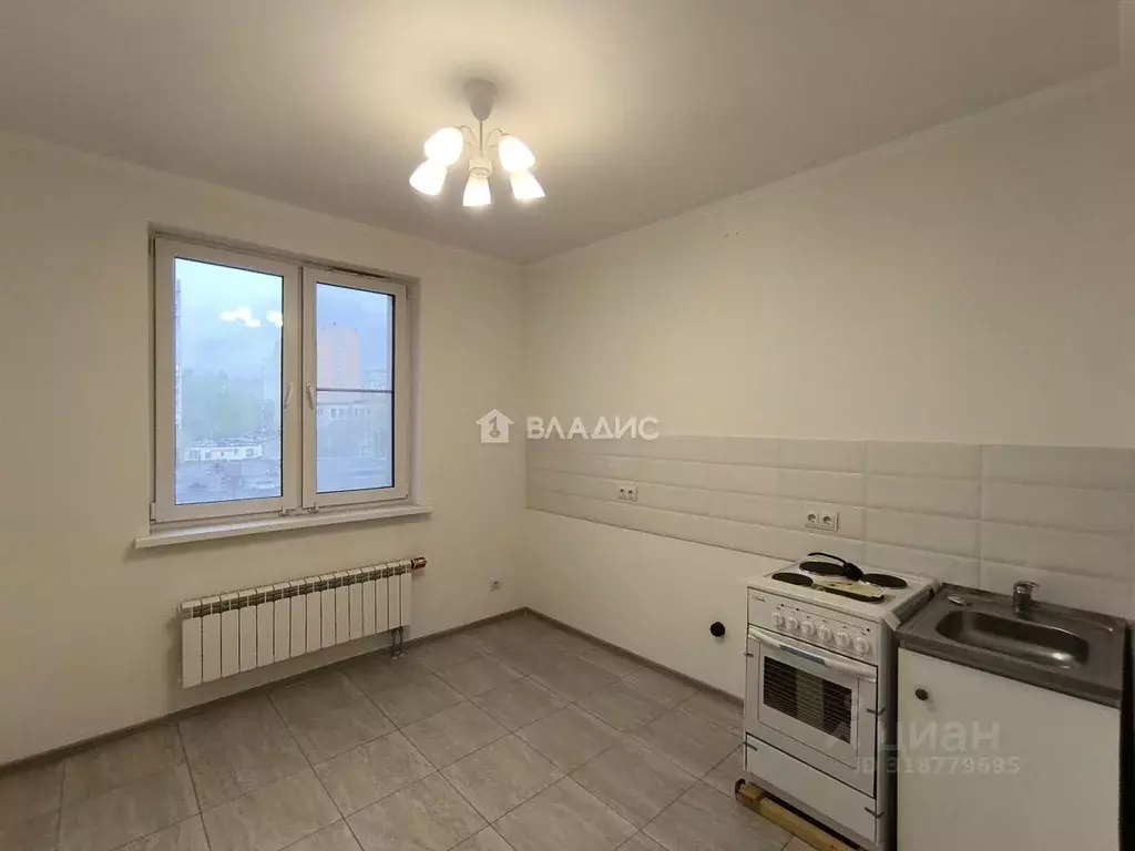 3-к кв. Москва ул. Введенского, 13в (70.0 м) - Фото 0