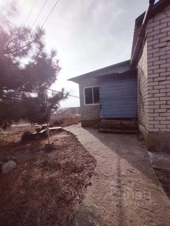 Дом в Волгоградская область, Среднеахтубинский район, Фрунзенское ... - Фото 0